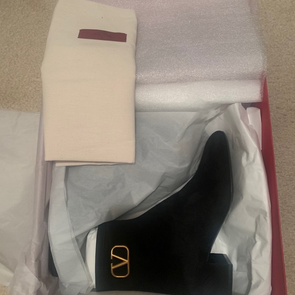 Vlogo Signature Suede Ankle Boot - Picture 3 of 10
